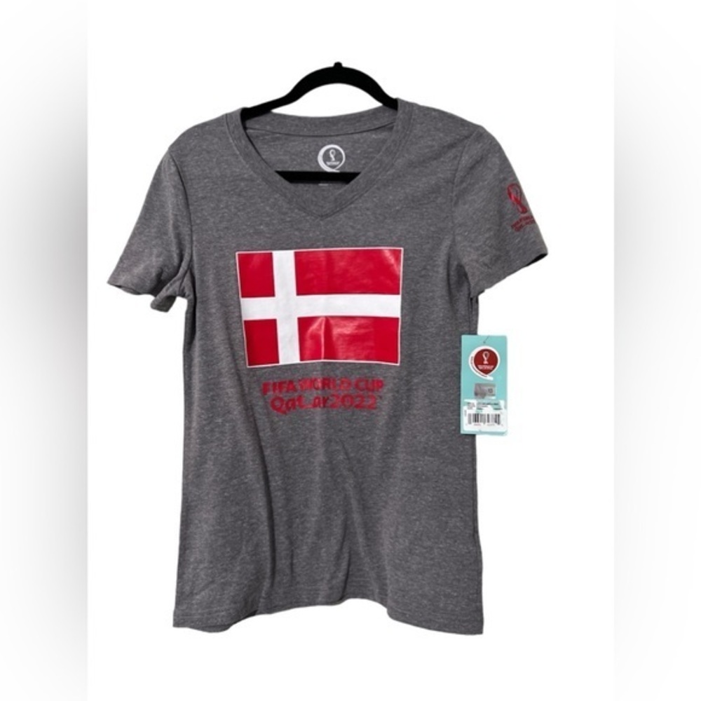 2022 FIFA World Cup Qatar Denmark soccer shirt tee v‎ neck tee gray size small